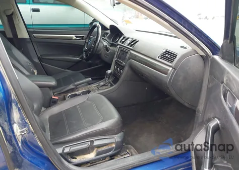 2017 Volkswagen Passat 1.8T Se z USA, uszkodzony, nr VIN 1VWBT7A31HC000694